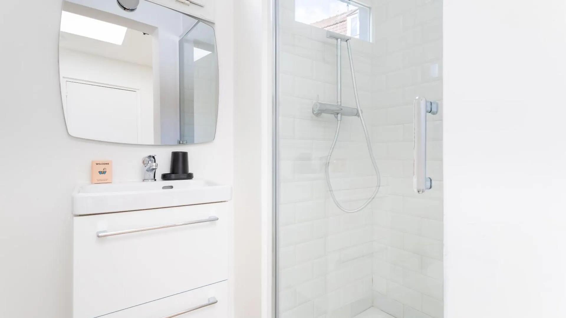 Bel Appartement Avec Exterieur Proche Du Metro - Lille France